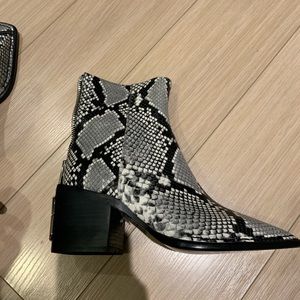 Snakeskin boots size 37